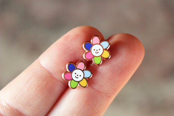 Smiling Flower Earrings - Mostly K-pop